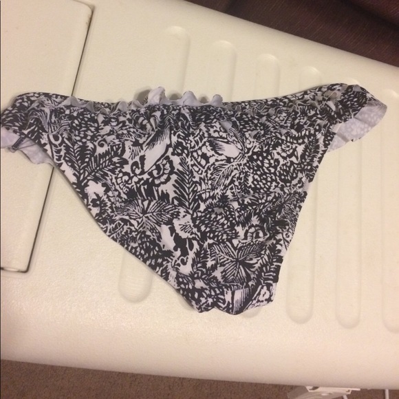 Bikini bundle! Size medium - Picture 4 of 8